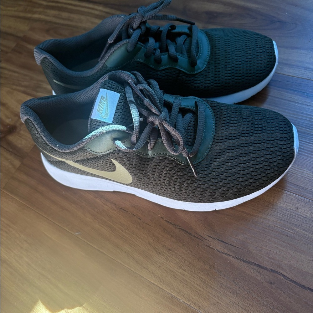 Nike Dark Green and White Running Shoes